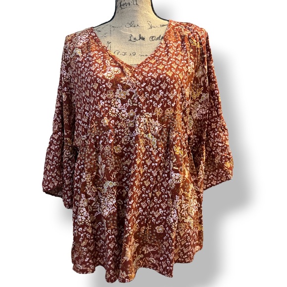 ANDREE BY UNIT Tops - ANDREE BY UNIT. EC. Rust Floral Blouse with flared sleeves.  Size 1X